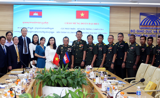 Trường ĐH Cửu Long làm việc với Cục Phát triển, Bộ Quốc phòng Vương quốc Campuchia